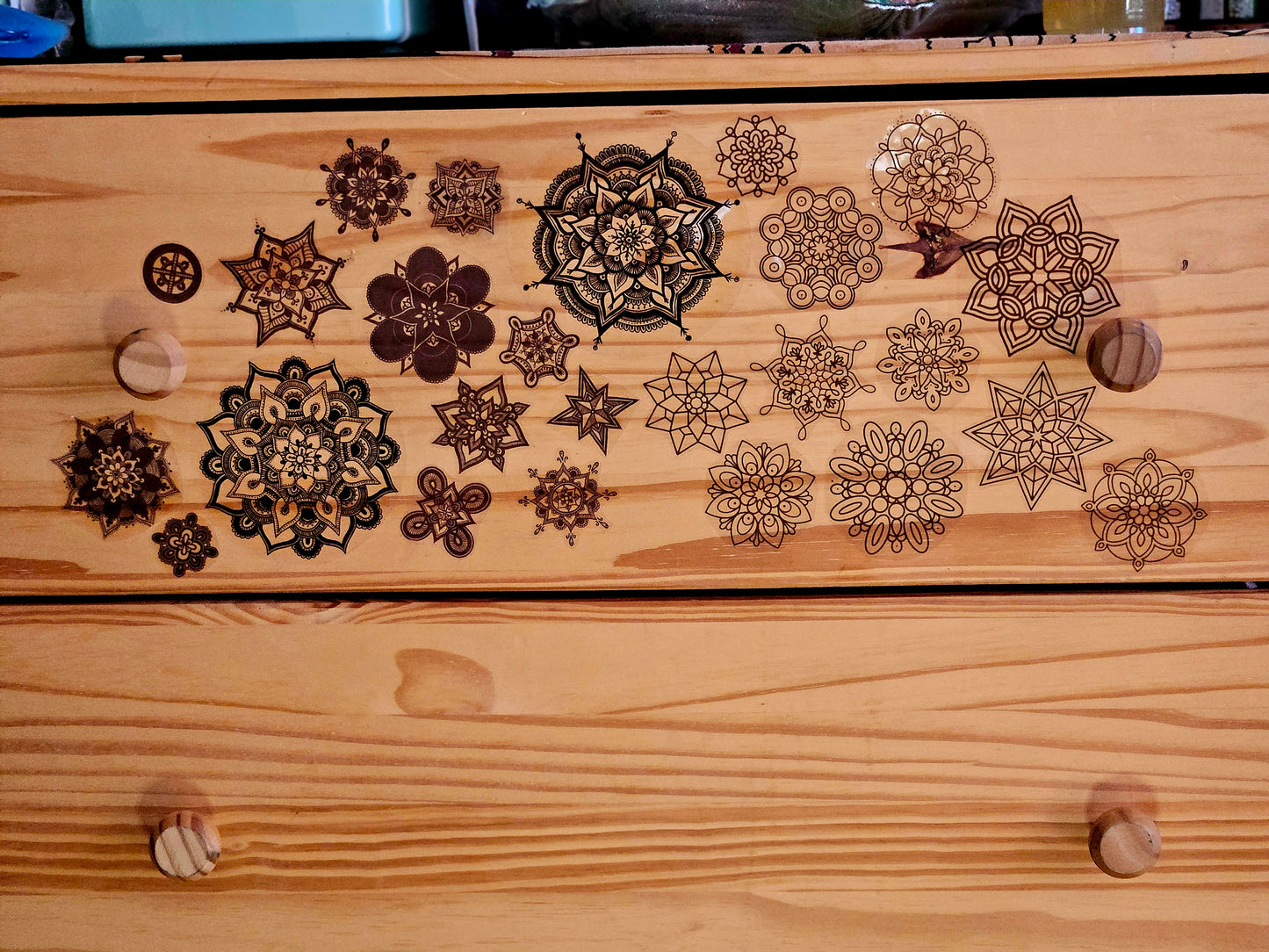 Gold Star Mandala Decal Sticker- 1pc