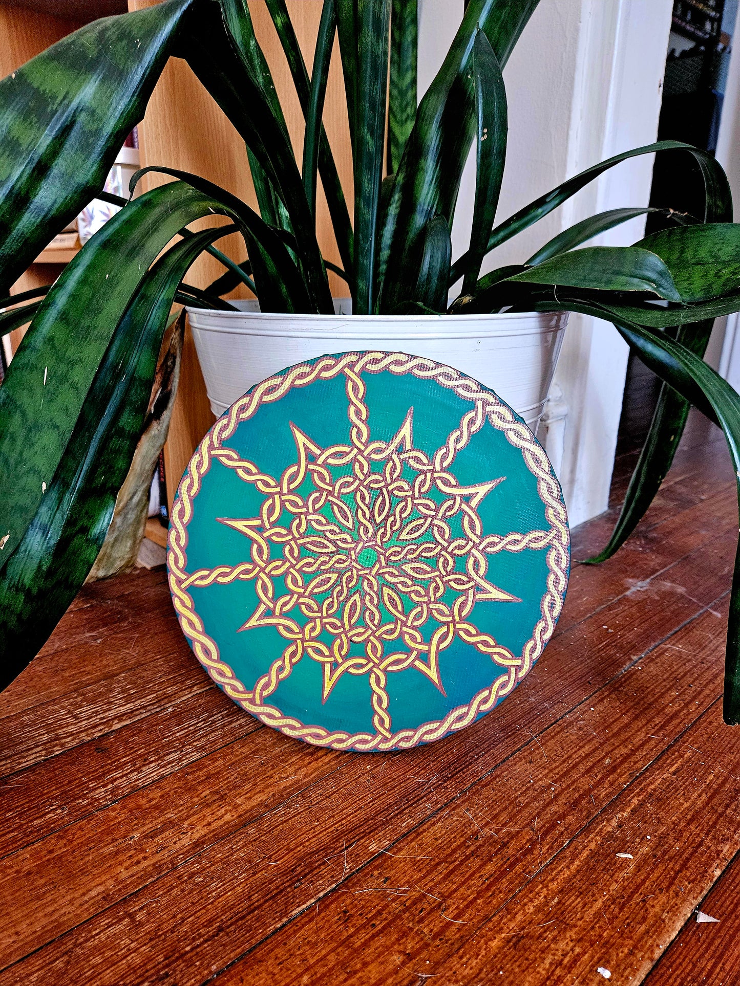 Eight-Pointed Star Celtic Knot Hand-Painted Round Canvas Wall Art