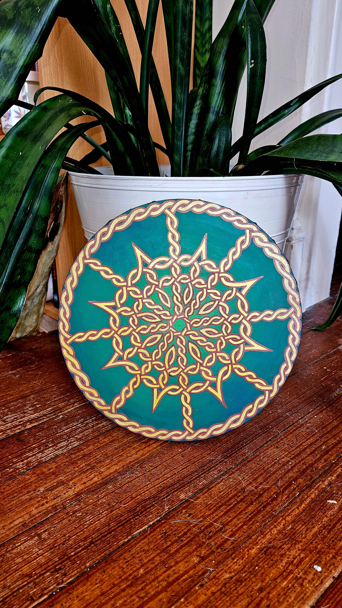 Eight-Pointed Star Celtic Knot Hand-Painted Round Canvas Wall Art