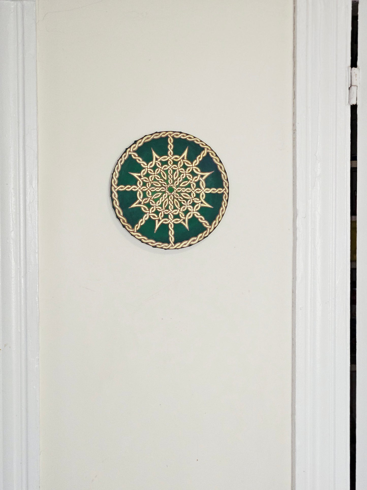 Eight-Pointed Star Celtic Knot Hand-Painted Round Canvas Wall Art