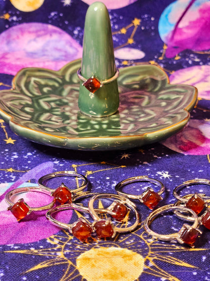 Garnet Rhombus Ring - Adjustable Crystal Jewelry for Passion & Protection