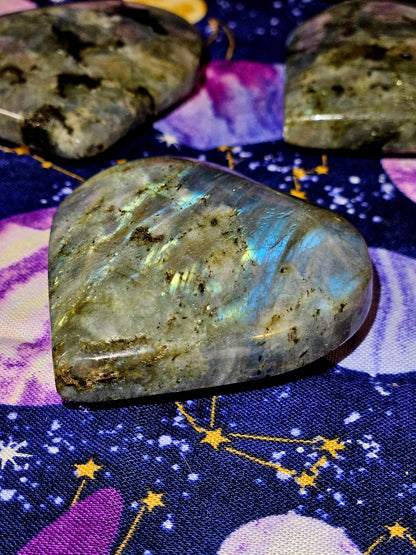 Flashy Labradorite Heart - Crystal for Protection & Transformation