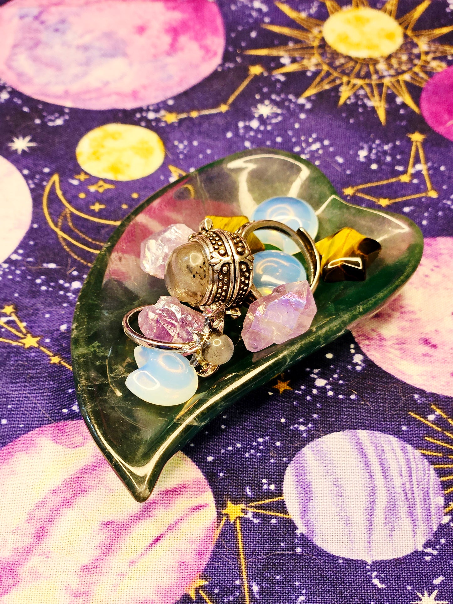 Fluorite Leaf Bowl - Green Purple Yellow Fluorite Leaf Trinket Bowl for Clarity & Balance