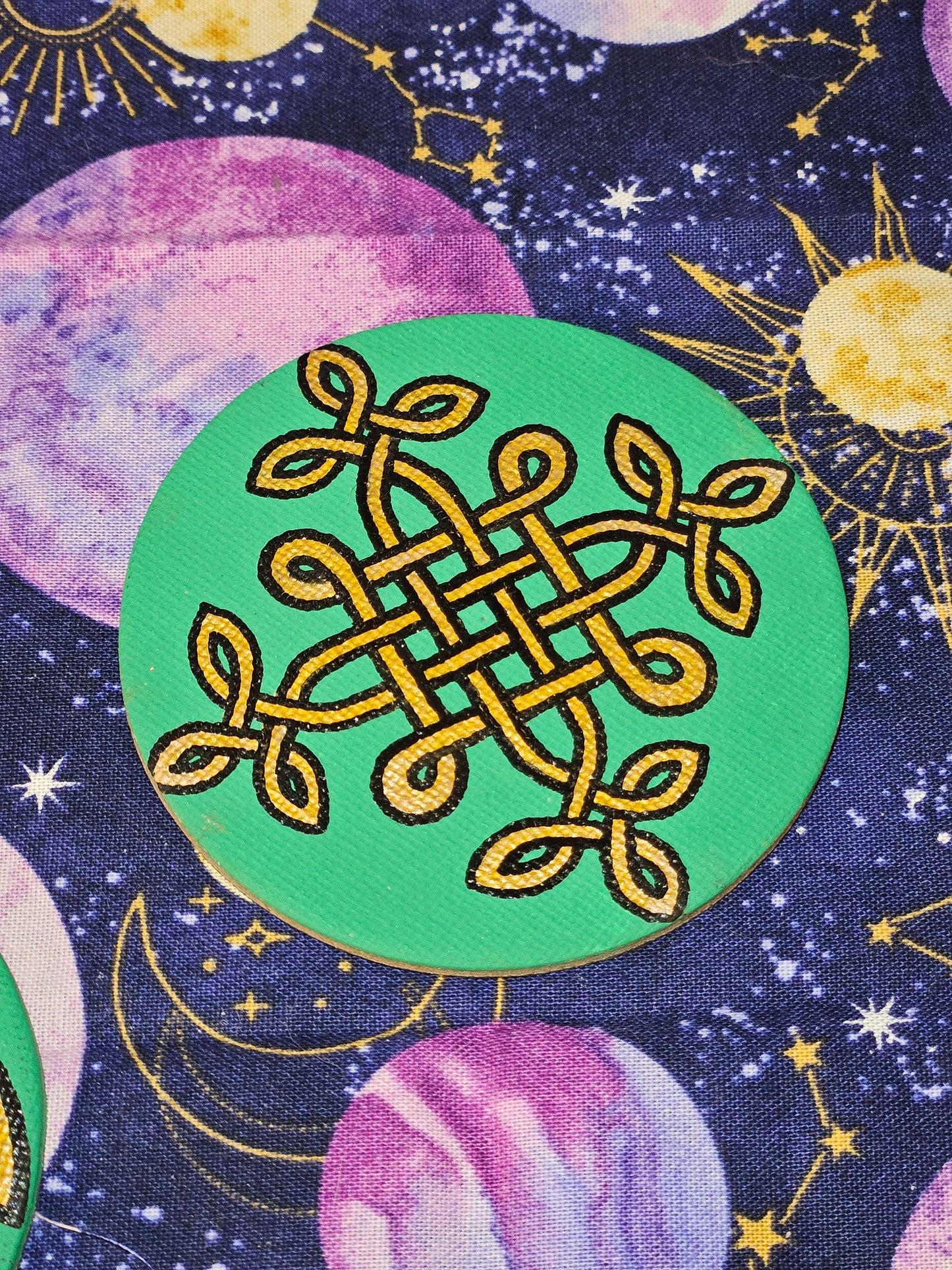 Celtic Knot Brooch Design Hand-Painted Round Fridge Magnet